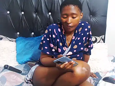 sexyiyaraxx's cam snapshot