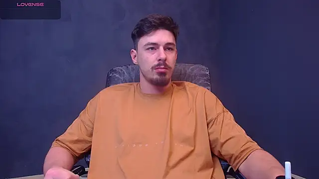 EnzoRace live sex cam