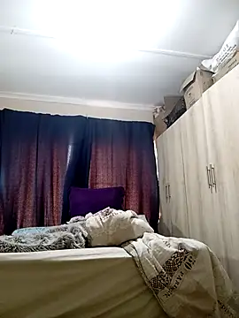 Queen1OfSouth's cam snapshot