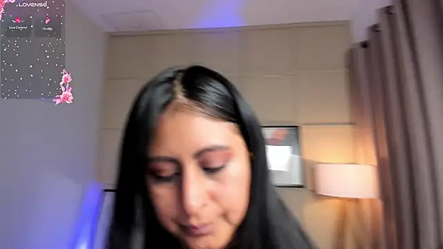 Amber_gold_'s cam snapshot