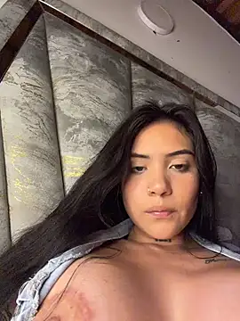 liahouses's cam snapshot