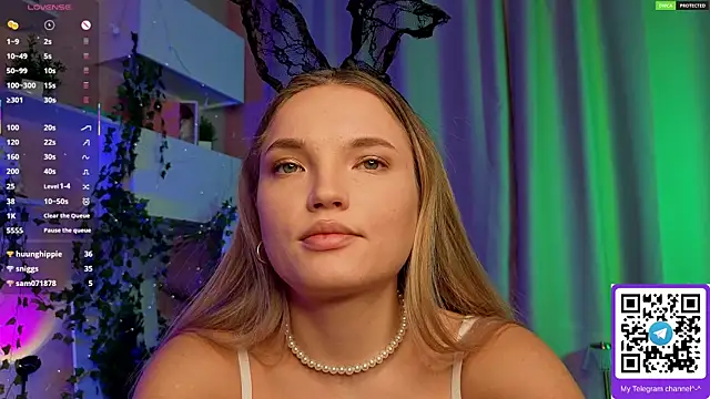 JulieLupo's cam snapshot