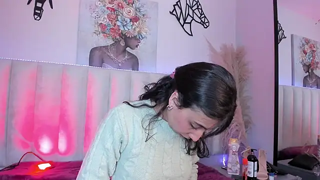 Isabella_Crofts's cam snapshot