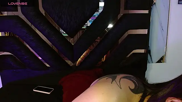 tael_novacs's cam snapshot