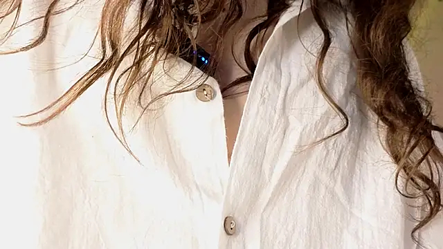 SudieNatera live sex cam