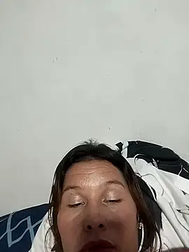 Paola-Lond live sex cam