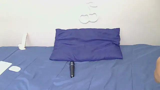 Serafynn's cam snapshot