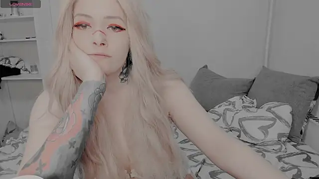 AlternativePolly's cam snapshot