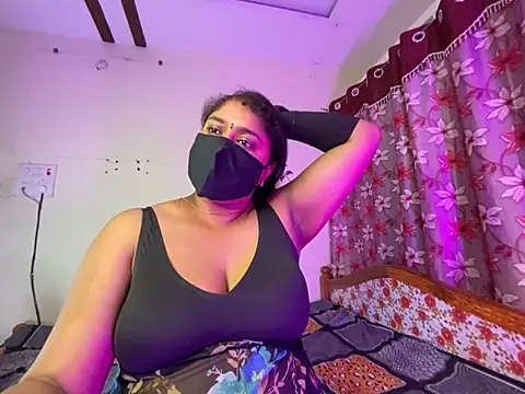 LouleyRanii live sex cam