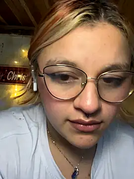 Sophia_Weest99's cam snapshot
