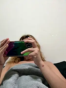 latinahorny11's cam snapshot