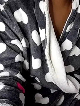 Queen-BEEE's cam snapshot