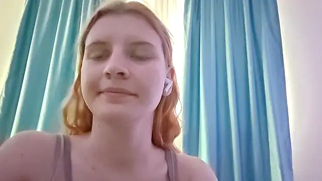 LynteriLain's cam snapshot