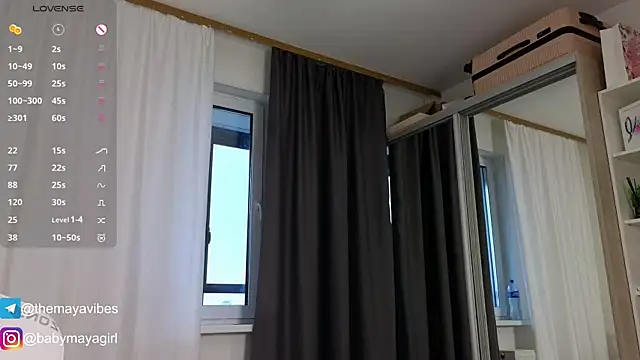 Maya_Rave's cam snapshot