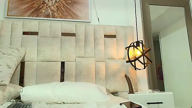 Sara_BigAss-'s cam snapshot