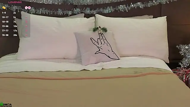 Rina_Red's cam snapshot