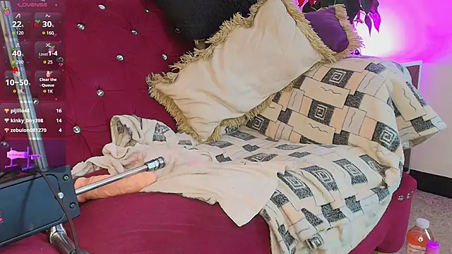 EllenaBoobs_'s cam snapshot