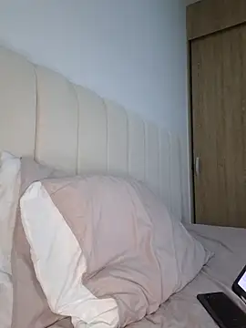 MarianaBlaze's cam snapshot