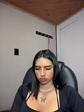 Hilary_pinkk's cam snapshot