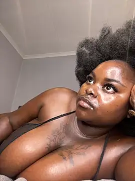 Honeycoco0211 live sex cam