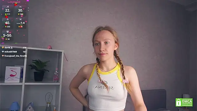 EarnestineGyllenband live sex cam