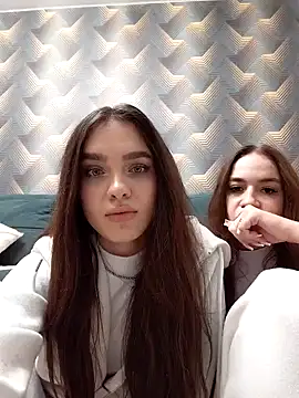 MayaGlow's cam snapshot