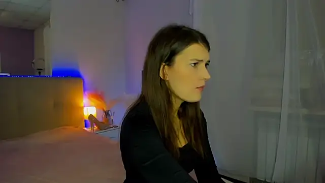 Laura_Leee's cam snapshot