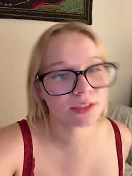 xoxokayy18 live sex cam