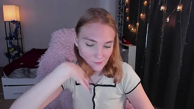 ReddHotPipper's cam snapshot