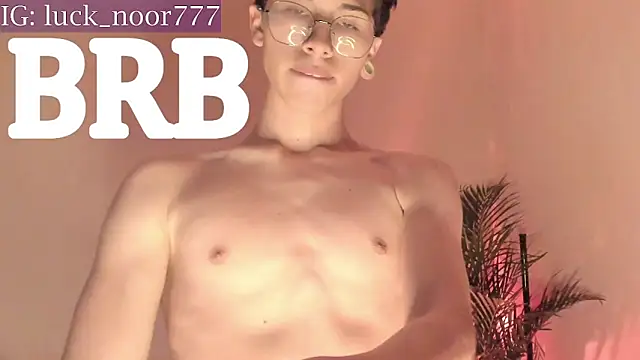 luck_noor7's cam snapshot