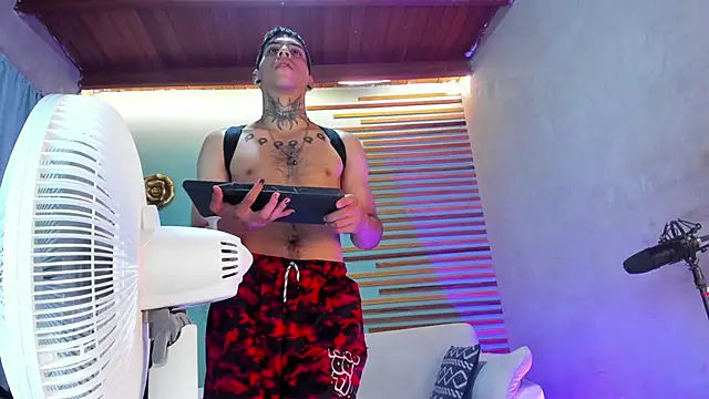 jharol_cardonaa's cam snapshot