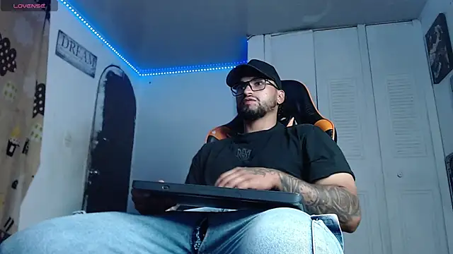 Chrys_harris77's cam snapshot