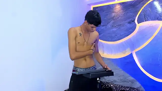 Sex_Boy_33_'s cam snapshot