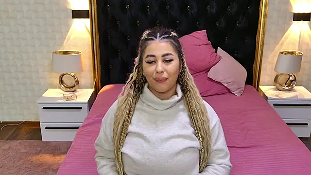 MegaBoobsDeee's cam snapshot