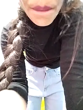 Cute-Naavya's cam snapshot