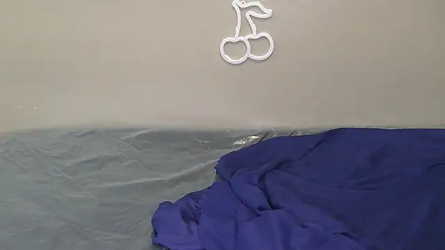 Serafynn's cam snapshot