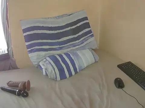 XhosaBoobs4U's cam snapshot