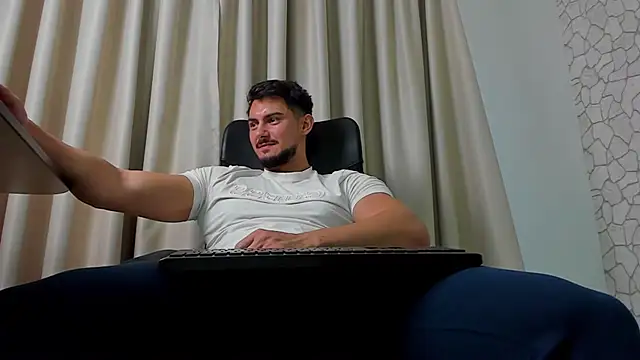 ClintMasters live sex cam