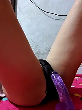 YennyeLa live sex cam