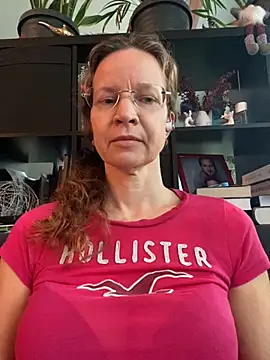 AnnikaRose live sex cam