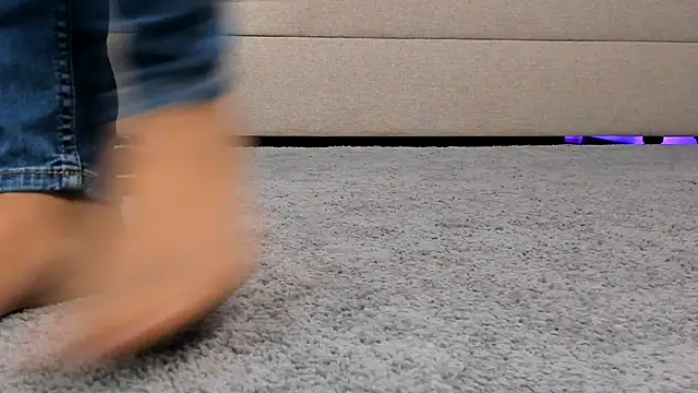 LisaAventi live sex cam