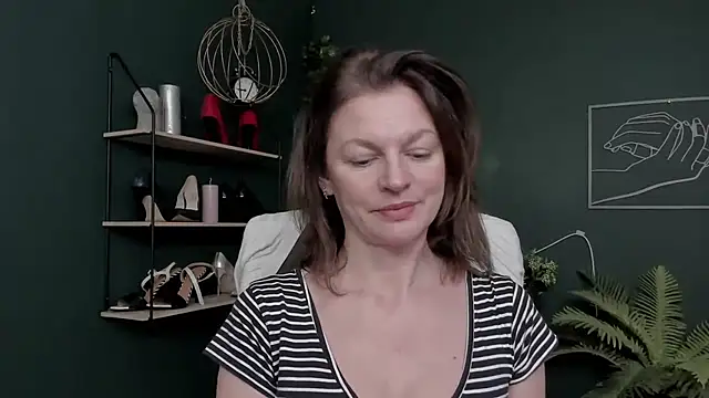 VivianWILD's cam snapshot