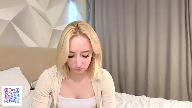 JodeeThu's cam snapshot