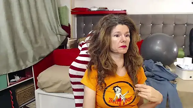 kellyterapy's cam snapshot