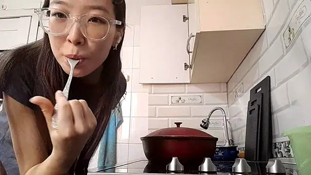 MollyTiger's cam snapshot