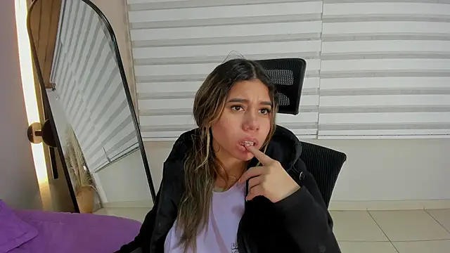 Rachell_criss's cam snapshot