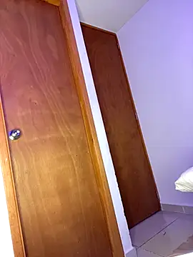 riri_brunnete's cam snapshot