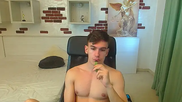 BradyFlint live sex cam