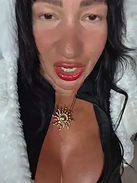 TheGoddessBianca live sex cam