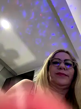 LARIANA_RIVERA23's cam snapshot